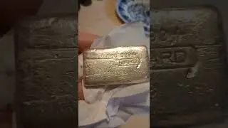 engelhard 10 oz silver bar is the best for stacking. T1 x8