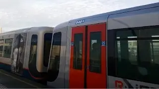 RET Metro Combi Type B-S-B (5401 na Mid-Life Revisie) komt aan op Spijkenisse Centrum ri. De Akkers