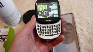 Microsoft KIN One unboxed