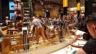 Starbucks Reserve Roastery Milano. 5 minuti di piano sequenza