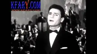 عبد الحليم حافظ يغني موال لقديس الطرب وديع الصافي - kfary