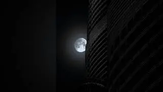 #FullMoon over #BurjKhalifa #Dubai