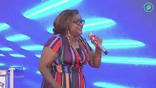 Maggie Dawn Ministering Hossana