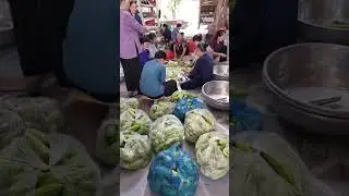 buổi chiều đang mổ khổ qua tại đạo tràng minh thiện huệ thọ