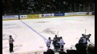 Brendan Leipsic vs Darian Henry Nov 18, 2011