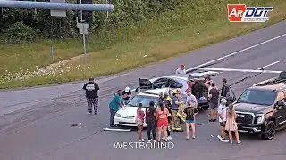 [HORROR] Arkansas: Distracted Driver Plows Into Car Stopped In Middle Of Road