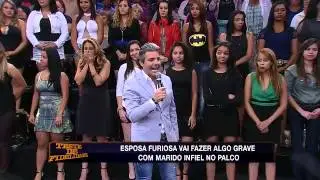 Teste de Fidelidade: Marido infiel leva bolo na cara após esposa ver traição (5)