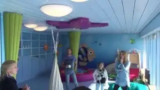AIDAprima erste Ausfahrt Hamburg Hafen Hubert und Matthias - Kids Club - Mini Club