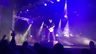 neck deep gold steps