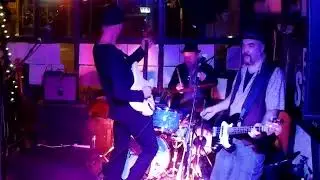 Can't Keep From Cryin  - Fraz Milne