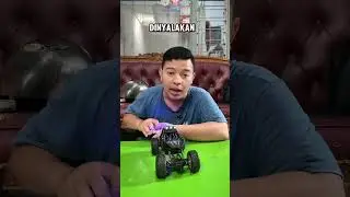 Anti-collision Spray Metal LED Offroad RC Remote Control Car. Range up to 50 meters.