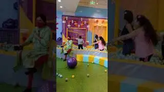 #StrongMoms party