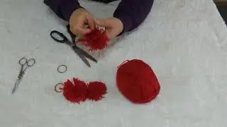 Making a Pompon from Wool,l&agrave;m m&oacute;c ch&igrave;a kh&oacute;a bằng len.