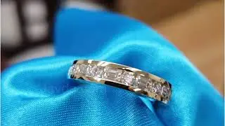 Channel Set Baguette Round Women's Diamond Wedding Band in 18k Gold