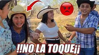 Julissa arma una escena de celos😱