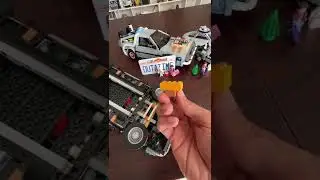 Lego #10300 Delorean : how to use the Lego #76240 Tumbler Display base ?