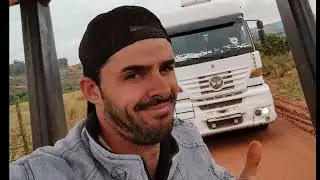 Carreta Bi Ca&ccedil;amba com 36tn de gesso atolada na subida foi Tenso.