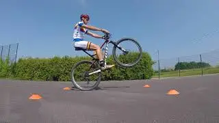 Tuto 3 - Cabrer la roue avant / le wheeling
