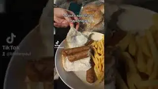 New favorite spotted: frikandel broodje 🇳🇱 #dutchfoods #foodreview #fifa #netherlands #frikandel