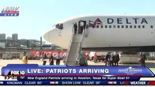 WATCH: New England Patriots Landing in Houston, TX for Super Bowl 51 (FNN)