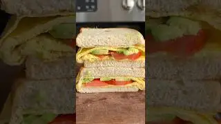 The Lazy 5-Min One-Pan Egg Sandwich 🍳 Ultimate Office Breakfast #shorts