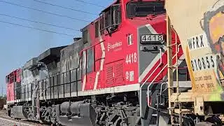 Ferromex 4931 y Ferrosur 4418 ya en esquema zebra llegando a Guadalajara 
