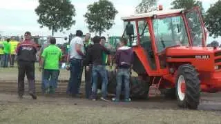 Watertorentrek 2013 trekkertrek pulling Renault crash verliest zijn achterwiel