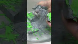 Soft school chalk reforms 💚🤍 #asmr #crunchoddlysatisfyinggymchalk #satisfying