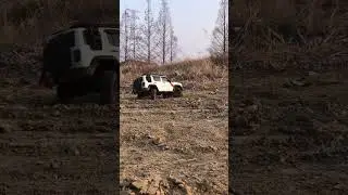 Zero Turning Radius? #rctruck #offroadrc #rcpower #rcmonster #drifting #rccomedy  #rcdrift