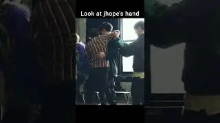 oh mah!!! these possessive jealousy hands 😍🙈 (just a fantasy editing)🥰 #jhope#jimin#hopemin#jihope