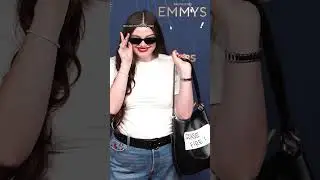 Megan Stalter makes one-word political statement on Emmys red carpet | #yahoolifestyleau
