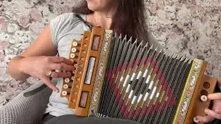 La mia allieva alla 2&deg; lezione di Organetto - Tarantella calabrese