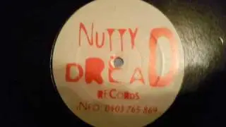 DJ LT & MR WISE GIMMIE LUVIN (MASSIVE MIX)