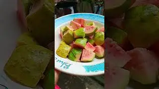 Peyara makha / পেয়ারা মাখা 🔥🤤 #shorts #youtubereels #fruit #guava #highlights