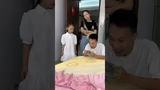 I deliberately dropped five yuan just to lure out all of my husband's private money