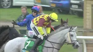 What a good old boy! The BRILLIANT Cue Card wins the 2015 Charlie Hall Chase at Wetherby - Racing TV