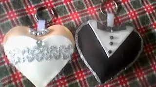 Chaveiro noivos de coração  em E.V.A -lembrancinha de casamento