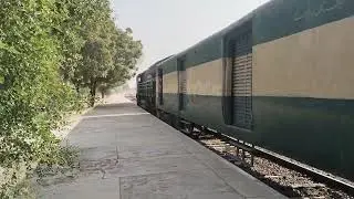 today's 45 up Pakistan exp crossing malir station 
