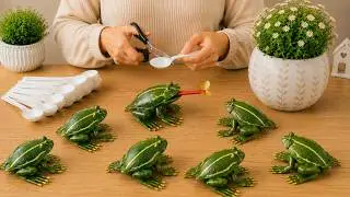 Turn Waste Disposable Spoons Into Cute Frog Decoration! 🐸 Amazing DIY Idea
