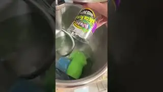 MIXING FLARP IN SLIME💩😝