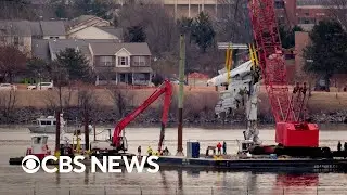 Officials give update on midair D.C. plane crash as crews begin removing wreckage | full video