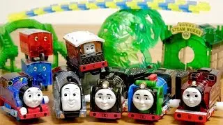 カプセルプラレール きかんしゃトーマス キラキラなヒロと森のかくれんぼ編 年に一度のクリアラメ祭り☆Thomas&Friends