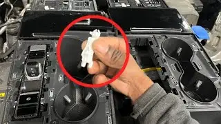 The reason why the center console tray on your 2024 Volkswagen Atlas won&rsquo;t stay open!!