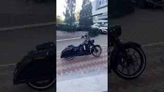 Road King 👑🤌🏻 #harley #harleydavidson #bikelife #motovlog #roadking #biker #simpson #harleylife