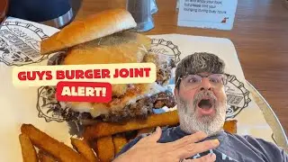 Pepperoni Pizza Burger Review | Guy&rsquo;s Burger Joint on Carnival Firenze 🍔🍕 | Cruise Food Must-Try!