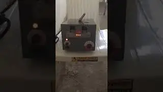 Automatic debeaking machine