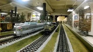 Model train cab ride camera triple track O scale Burlington Zephyr, Norfolk Southern, Union Pacific