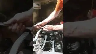 Cummins cylinder liner removal