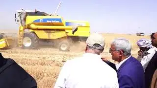 الكاظمي يطلع على حصاد محصول الحنطة في واسط ويلتقي عدداً من الفلاحين #اي_تي_البصرة