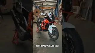 Jeśli BMW Boxer GS jest kr&oacute;lem motocykli ADV, to jaki byłby KTM 1290 Super Adventure R?
